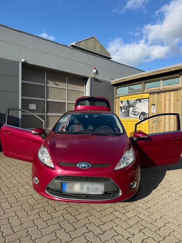 Gebraucht Ford Fiesta Titanium 82 PS (60 kW) 2010 Andere farben Kleinwagen