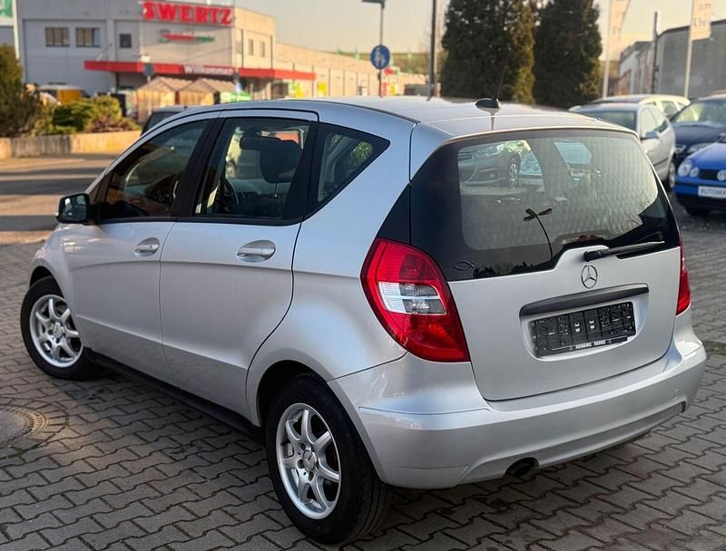 Gebraucht Mercedes A160 95 PS (69 kW) 2012 Silber Kleinwagen