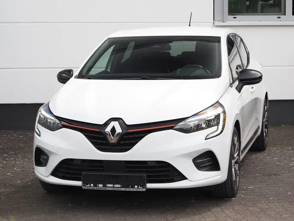 Gebraucht Renault Clio V 131 PS (96 kW) 2021 Weiß Limousine