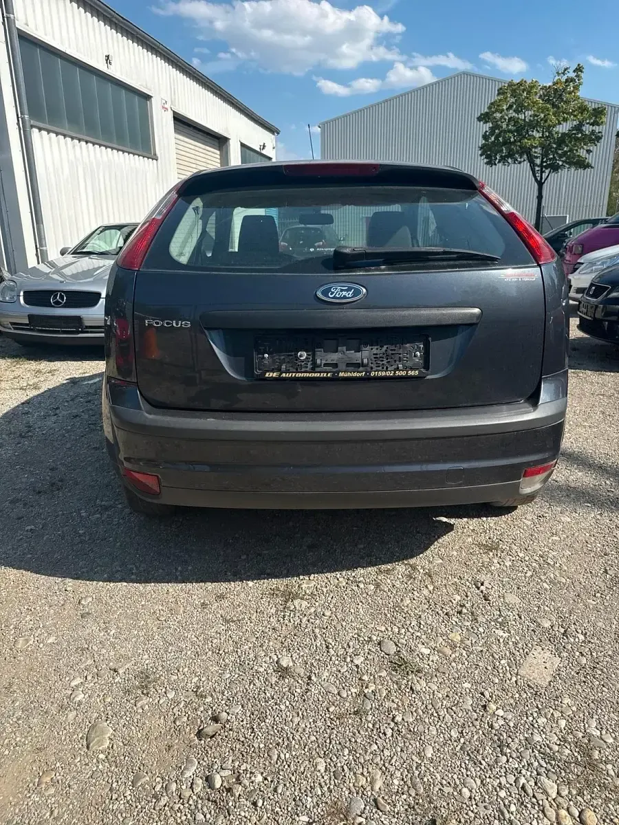 Gebraucht Ford Focus 100 PS (73 kW) 2006 Grau Kleinwagen