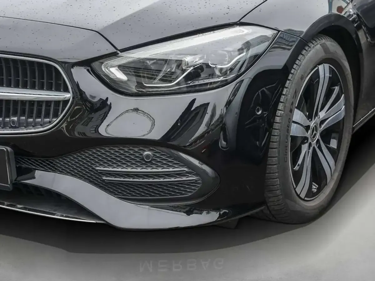 Gebraucht Mercedes C300 Avantgarde 288 PS (211 kW) 2023 Schwarz Limousine