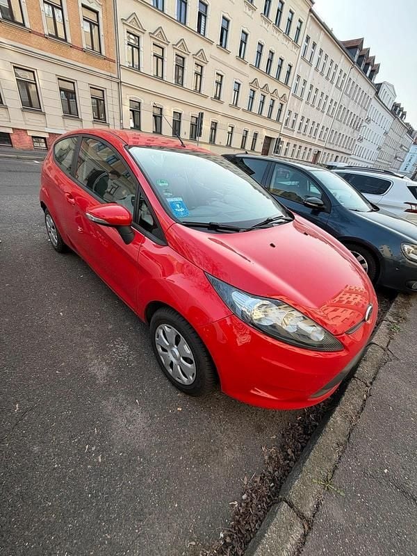 Gebraucht Ford Fiesta 60 PS (44 kW) 2010 Rot Kleinwagen