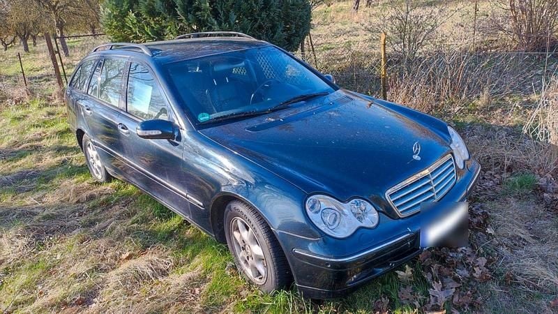 Gebraucht Mercedes C220 Elegance 143 PS (105 kW) 2002 Schwarz Kombi