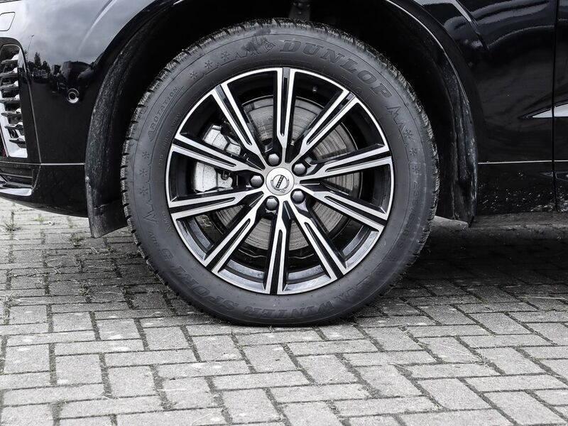 Gebraucht Volvo XC60 Plus 455 PS (334 kW) 2024 Onyx black / metallic SUV