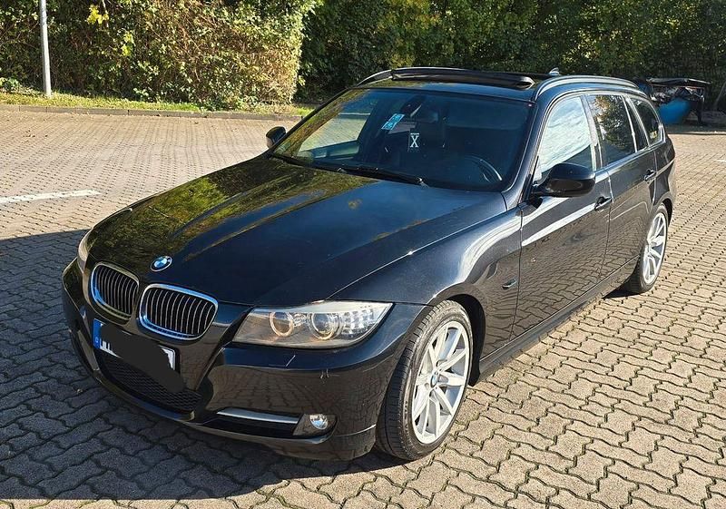 Schwarz Gebraucht 2011 BMW 320 Exclusive Kombi | 5.700 € (Etwas zu teuer) - Bild 1/4