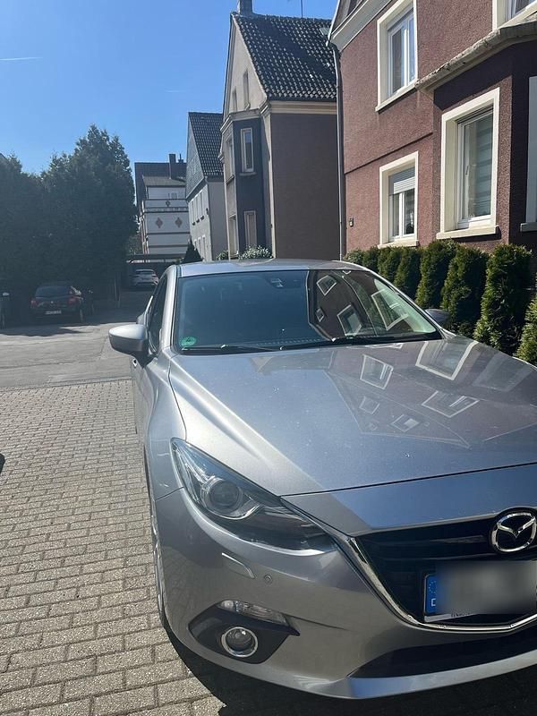 Silber Gebraucht 2014 Mazda 3 Inclusive Limousine | 11.000 € (Fairer Preis) - Bild 1/4