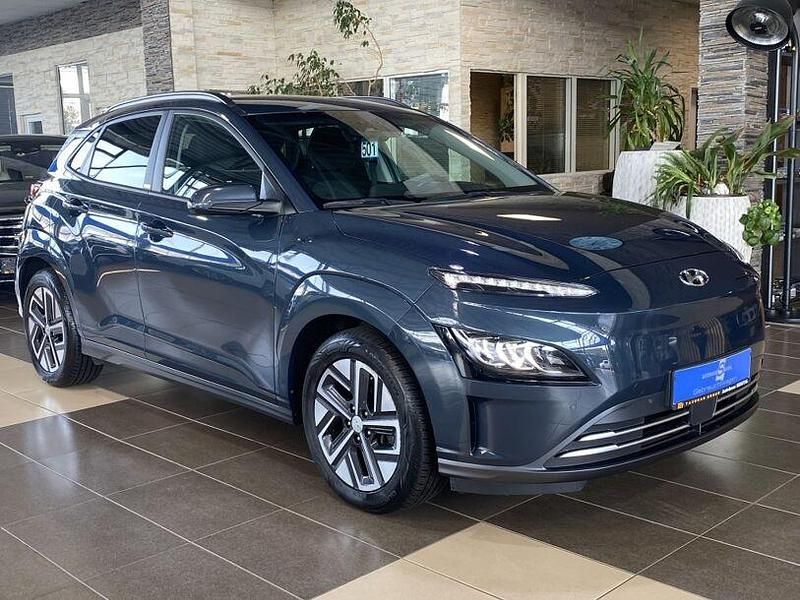 Blau Gebraucht 2021 Hyundai Kona Prime SUV | 19.000 € (Superpreis) - Bild 1/4