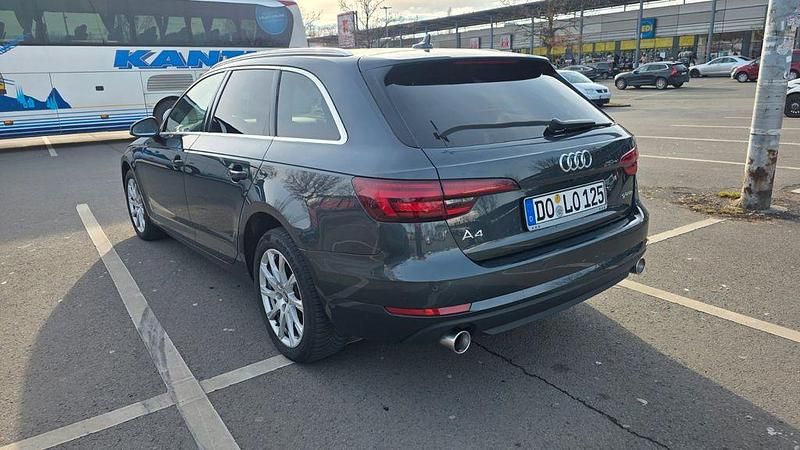 Gebraucht Audi A4 190 PS (139 kW) 2018 Grau Kombi