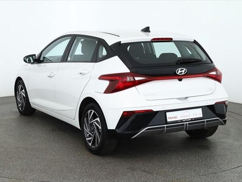Gebraucht Hyundai i20 101 PS (74 kW) 2023 Weiß Kleinwagen
