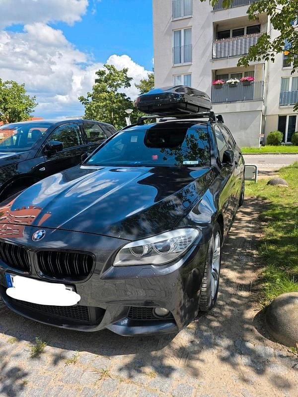 Grau Gebraucht 2012 BMW 530 M Sport Kombi | 9.400 € (Superpreis) - Bild 1/4