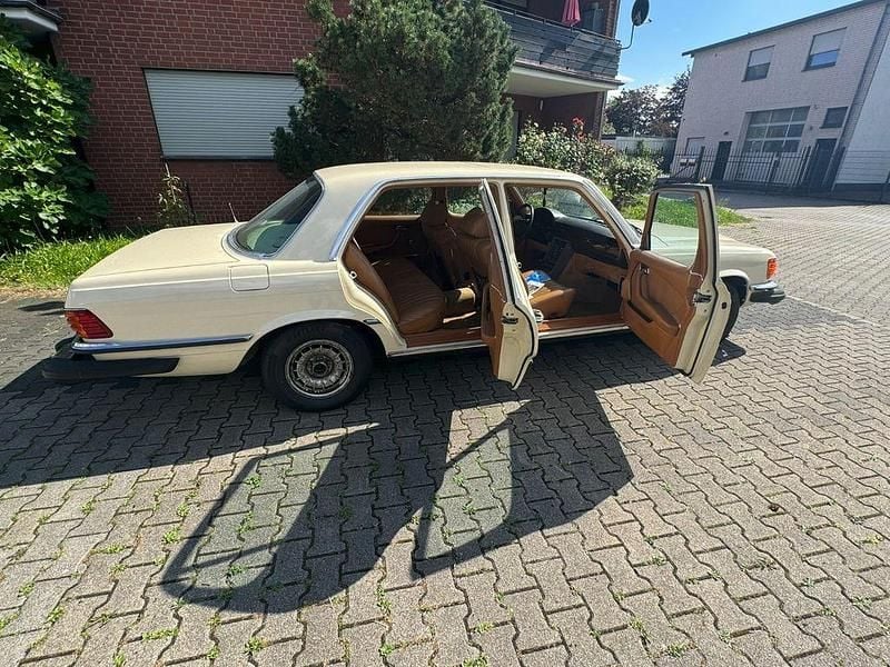 Gebraucht Mercedes 450 305 PS (224 kW) 1980 Gelb Limousine