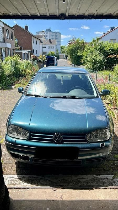 Grün Gebraucht 2004 VW Golf IV Kleinwagen | 500 € (Superpreis) - Bild 1/4