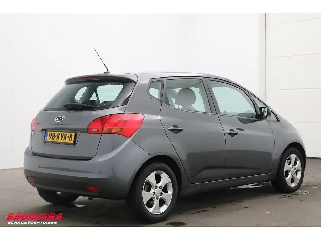 Gebraucht Kia Venga 126 PS (92 kW) 2010 Grau Kleinwagen