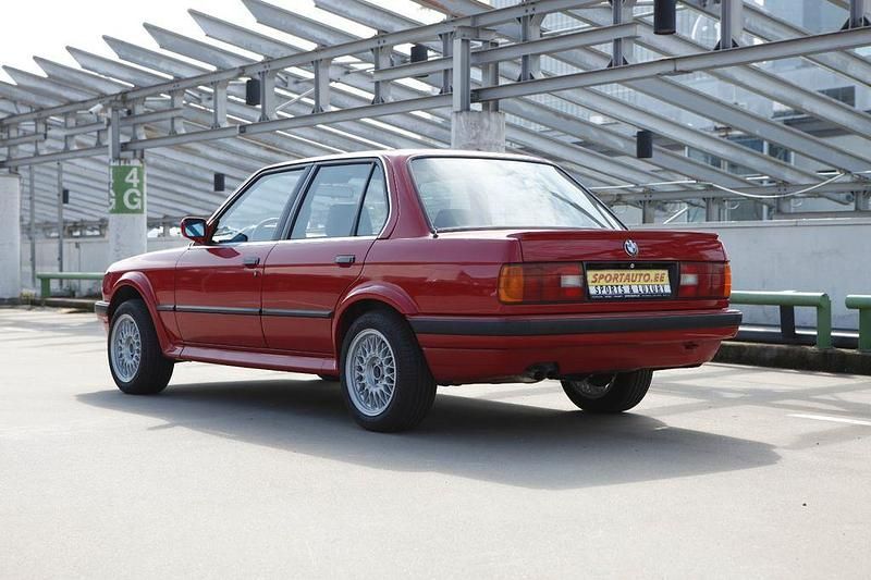 Gebraucht BMW 325 170 PS (125 kW) 1988 Rot Limousine
