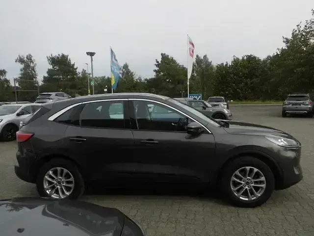 Gebraucht Ford Kuga Titanium 150 PS (110 kW) 2021 Grau SUV