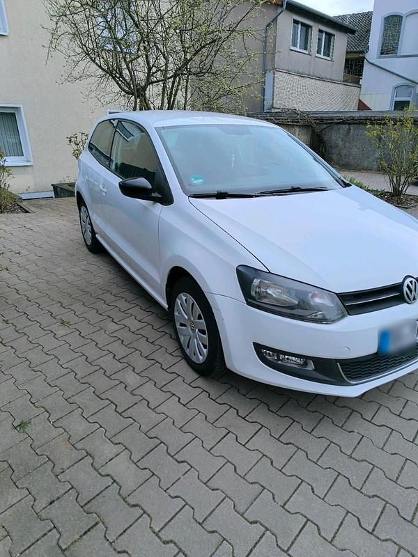 Gebraucht VW Polo Style 75 PS (55 kW) 2011 Weiß Kleinwagen