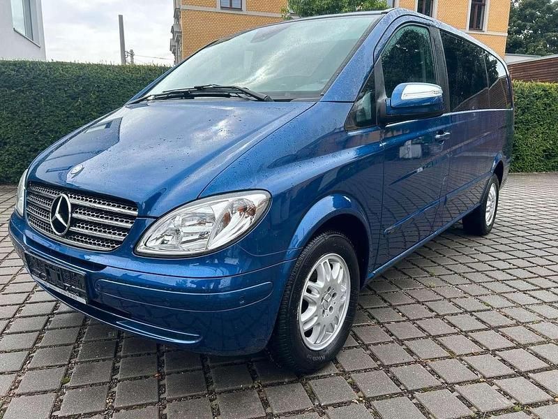 Blau Gebraucht 2010 Mercedes Viano Van / Kleinbus | 12.499 € (Fairer Preis) - Bild 1/4