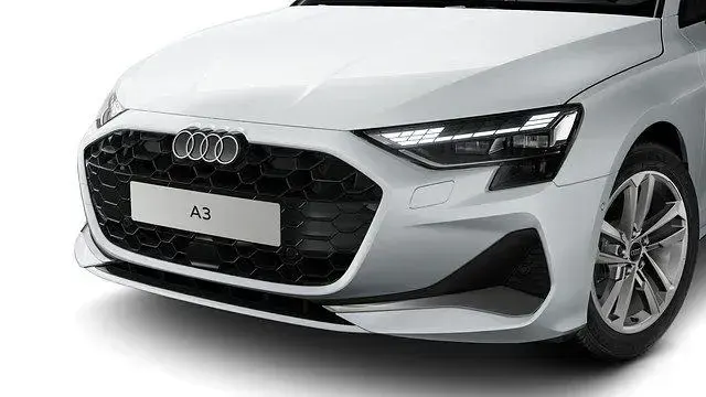 Gebraucht Audi A3 Advanced Plus 116 PS (85 kW) 2024 Gletscherweiß metallic Limousine