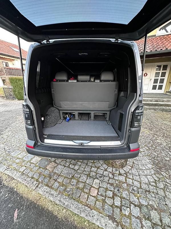 Gebraucht VW T6 150 PS (110 kW) 2018 Grau Van