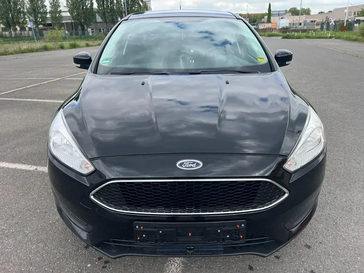Używany Ford Focus Trend 125 KM (91 kW) 2015 Czarny Kombi