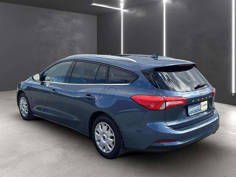 Gebraucht Ford Focus Titanium 125 PS (91 kW) 2021 Chromablau metallic (metallic) Kombi