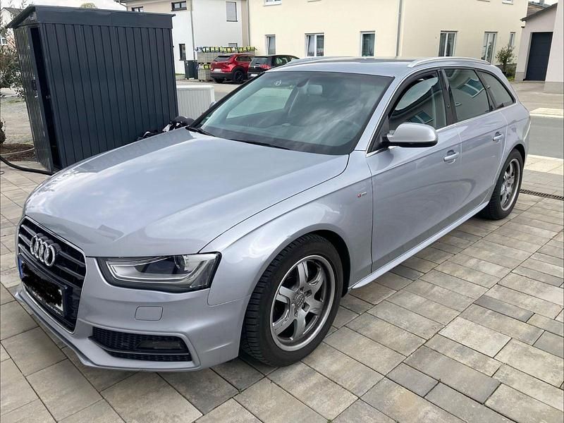 Gebraucht Audi A4 Sport 150 PS (110 kW) 2015 Silber Kombi