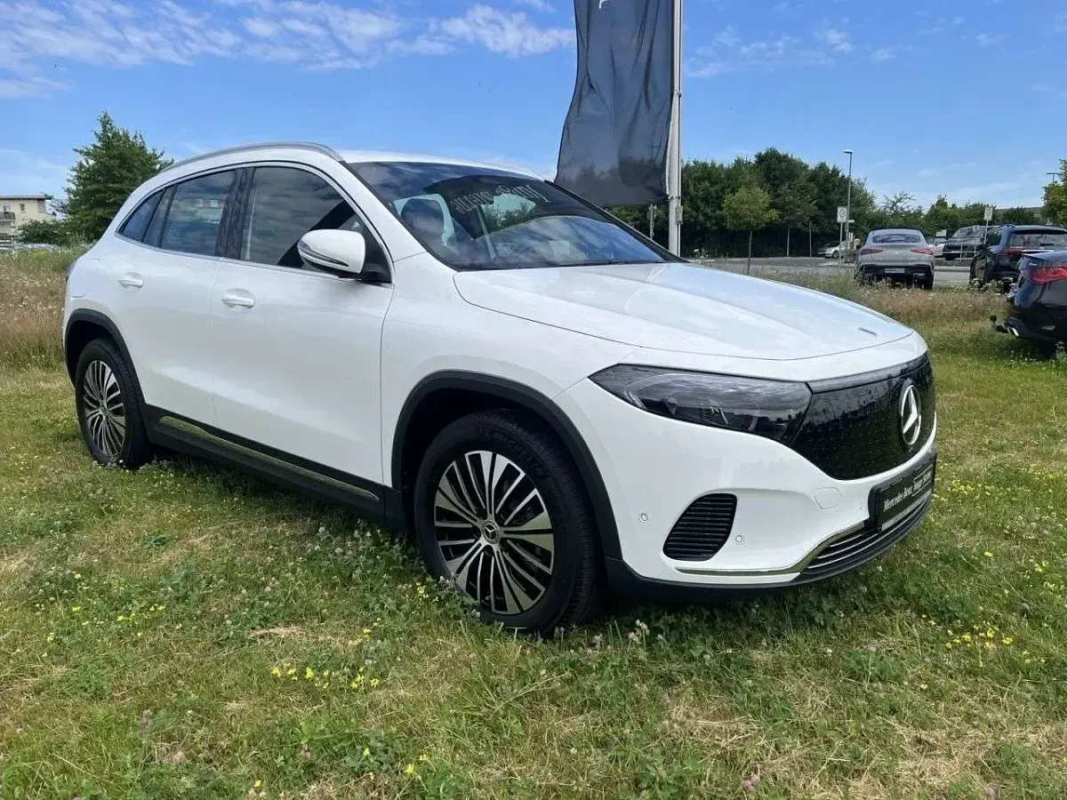 Gebraucht Mercedes EQA250+ Progressive 139 kW (190 PS) 2025 Weiß SUV