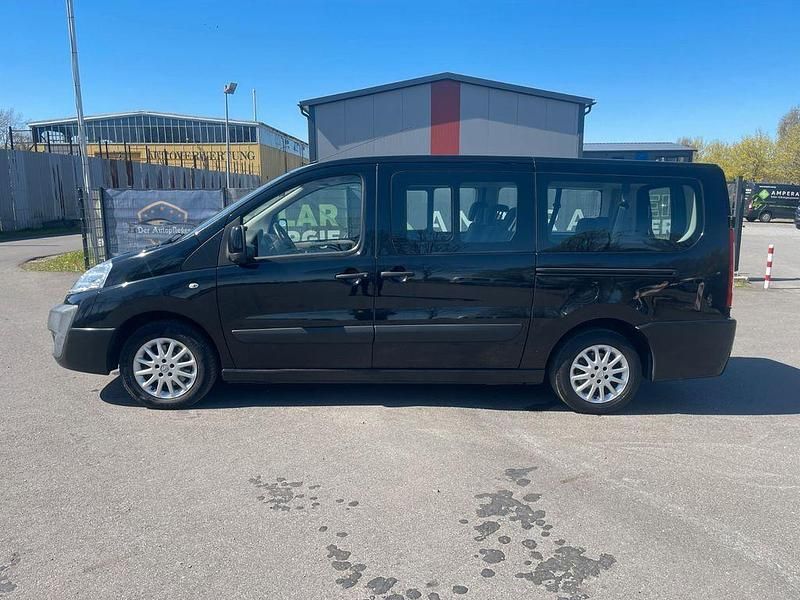 Gebraucht Peugeot TePee Allure 163 PS (119 kW) 2013 Schwarz Van / Kleinbus