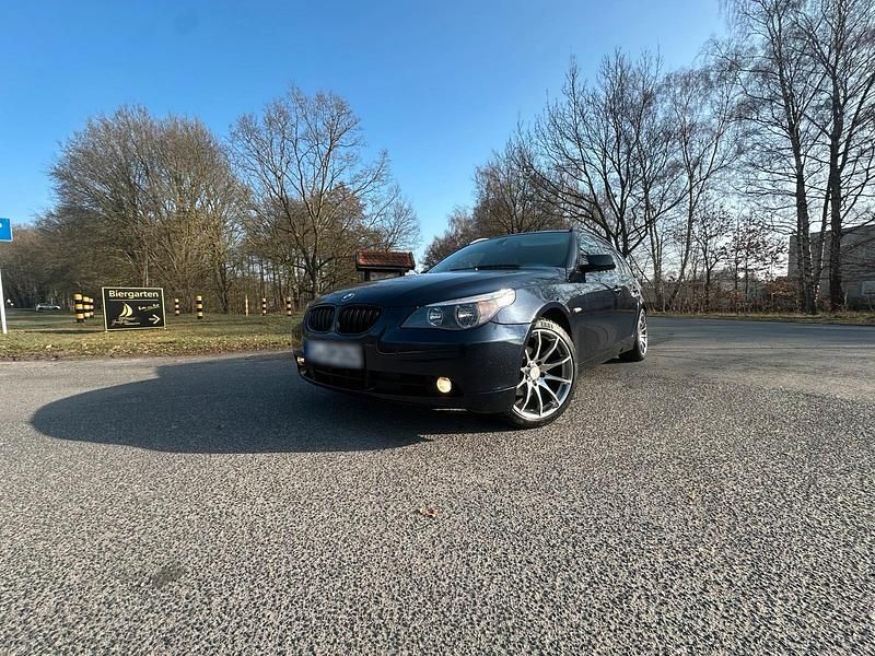 Gebraucht BMW 525 177 PS (130 kW) 2006 Blau Kombi
