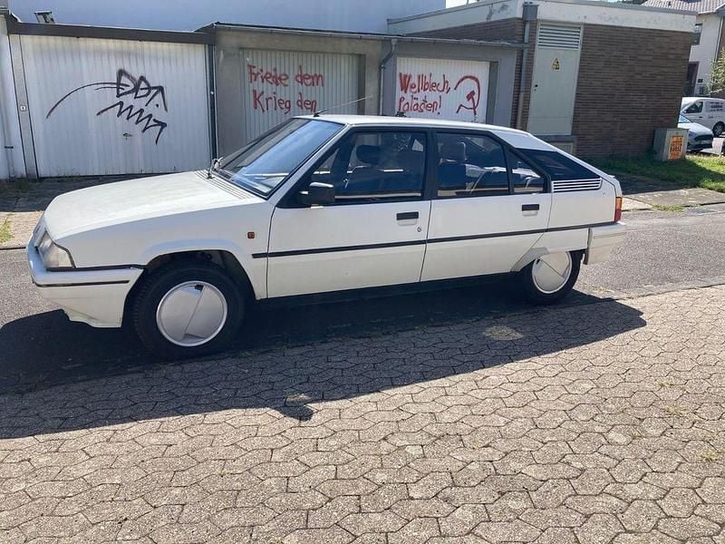 Weiß Gebraucht 1988 Citroën BX Kleinwagen | 2.980 € - Bild 1/4