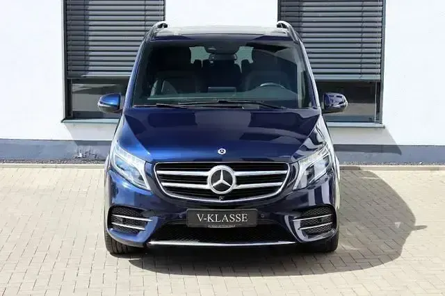 Gebraucht Mercedes V250 AMG 190 PS (139 kW) 2018 Blau Van / Kleinbus