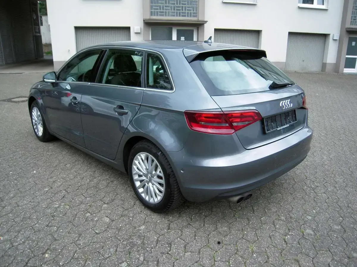 Gebraucht Audi A3 Ambiente 122 PS (89 kW) 2014 Monsungrau metallic Kleinwagen