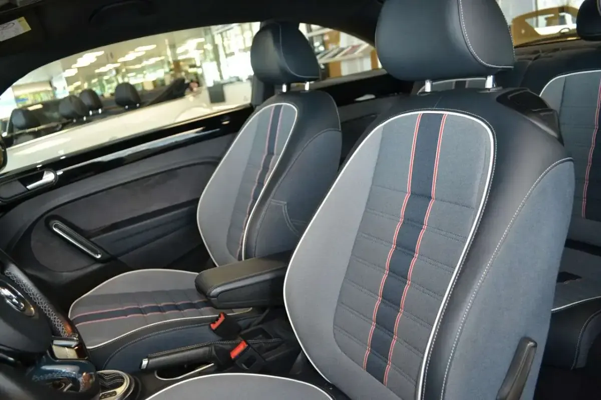 Gebraucht VW Beetle Design 105 PS (77 kW) 2017 Schwarz Kleinwagen