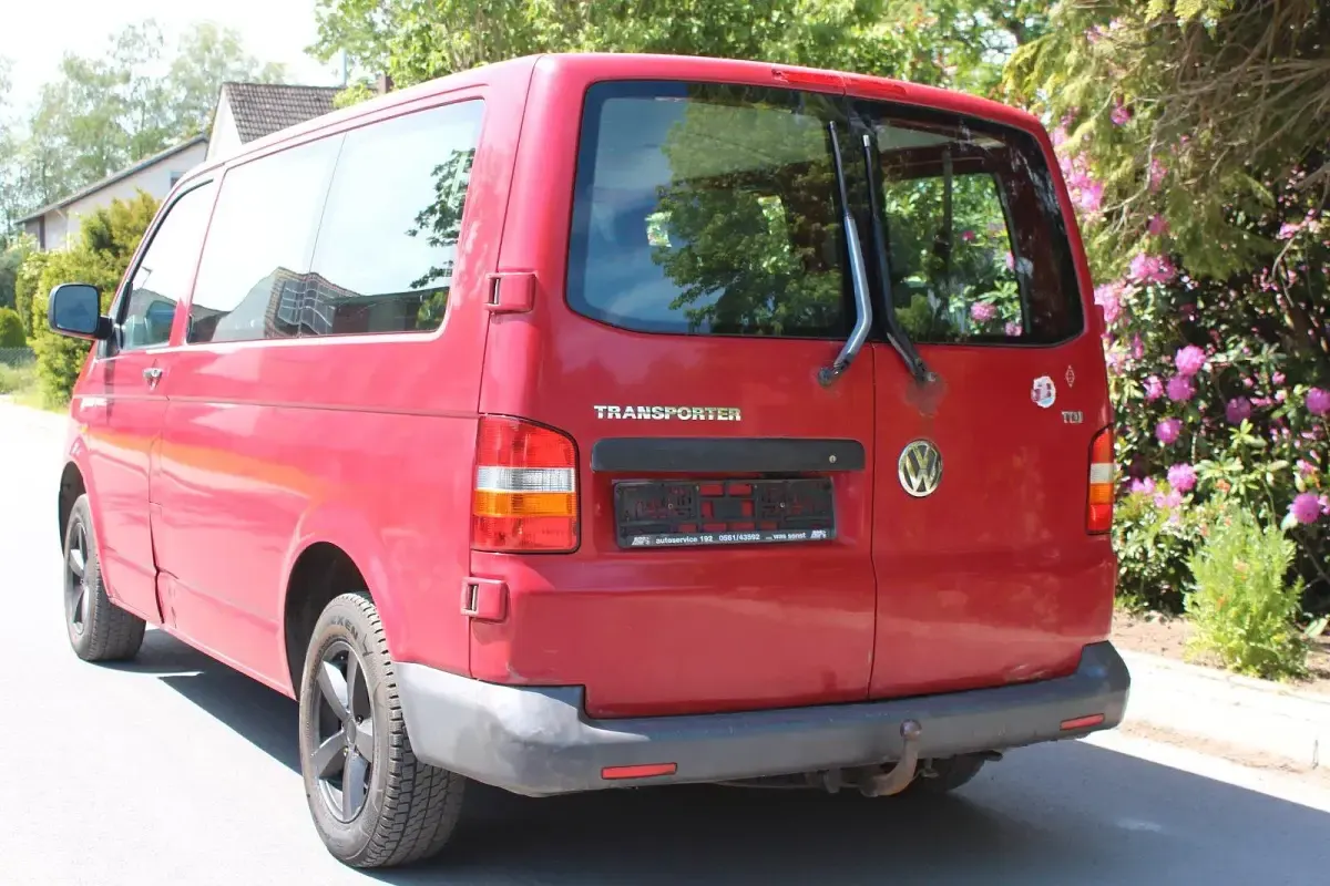 Gebraucht VW T5 105 PS (77 kW) 2006 Rot Van
