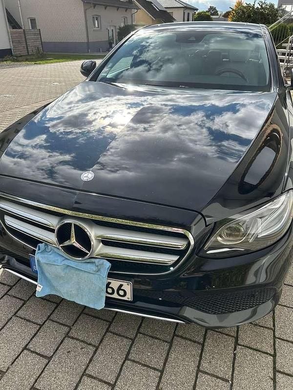 Gebraucht Mercedes 220 194 PS (142 kW) 2016 Schwarz Limousine