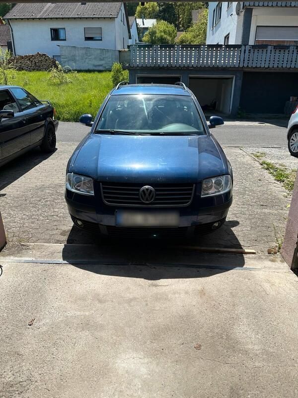 Blau Gebraucht 2004 VW Passat Kombi | 1.700 € (Fairer Preis) - Bild 1/4