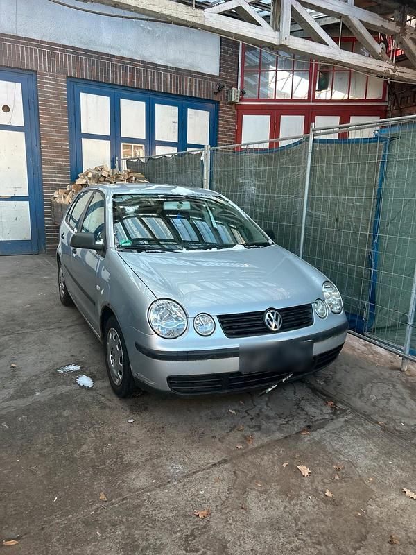 Gebraucht VW Polo 63 PS (46 kW) 2004 Silber Kleinwagen