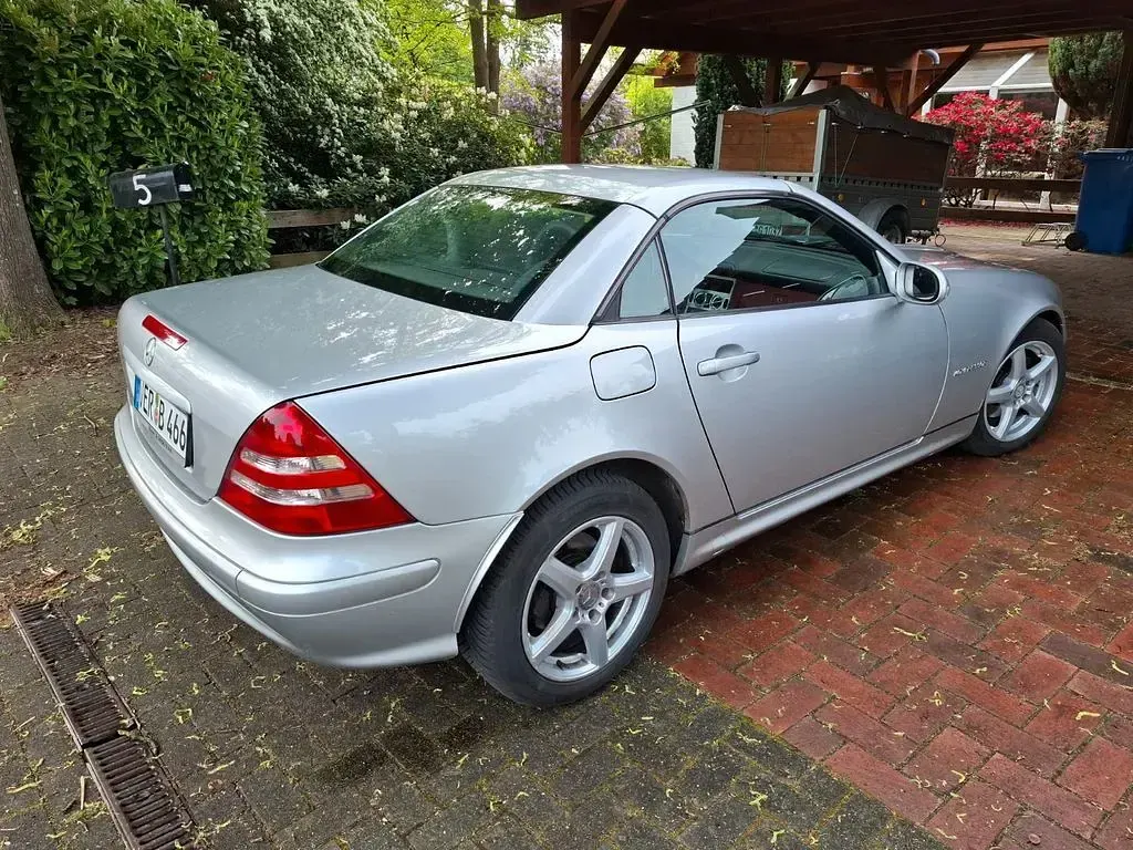 Gebraucht Mercedes SLK200 163 PS (119 kW) 2002 Silber Cabrio