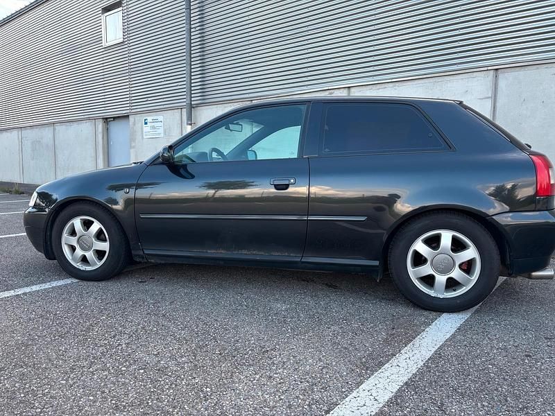 Usata Audi A3 100 CV (73 kW) 1997 Nero Utilitaria