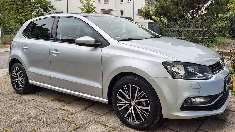 Silber Gebraucht 2016 VW Polo Allstar Kleinwagen | 11.000 € (Fairer Preis) - Bild 1/4