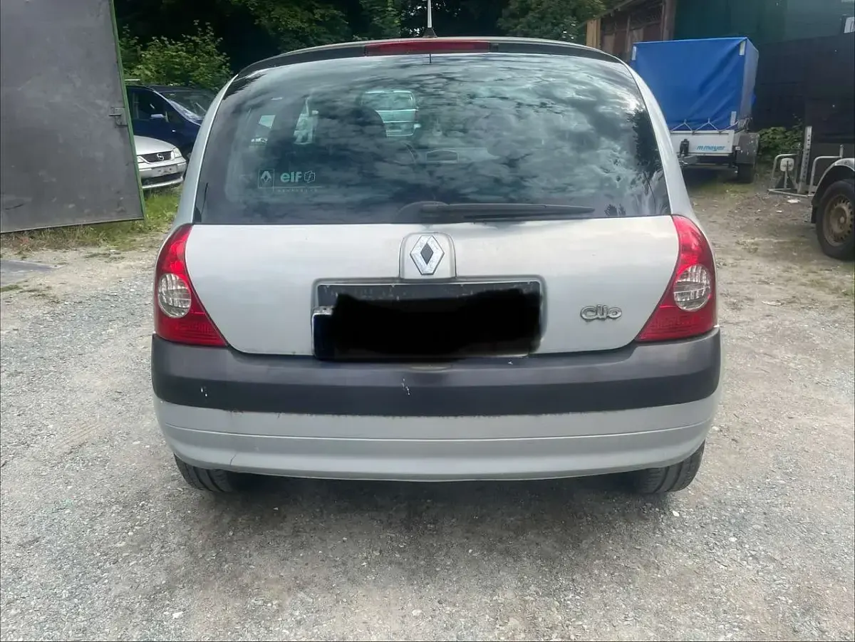 Gebraucht Renault Clio II 75 PS (55 kW) 2005 Silber Limousine