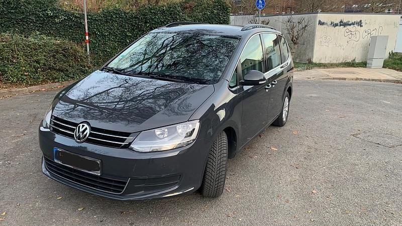 Gebraucht VW Sharan Comfortline 140 PS (102 kW) 2014 Grau Van / Kleinbus