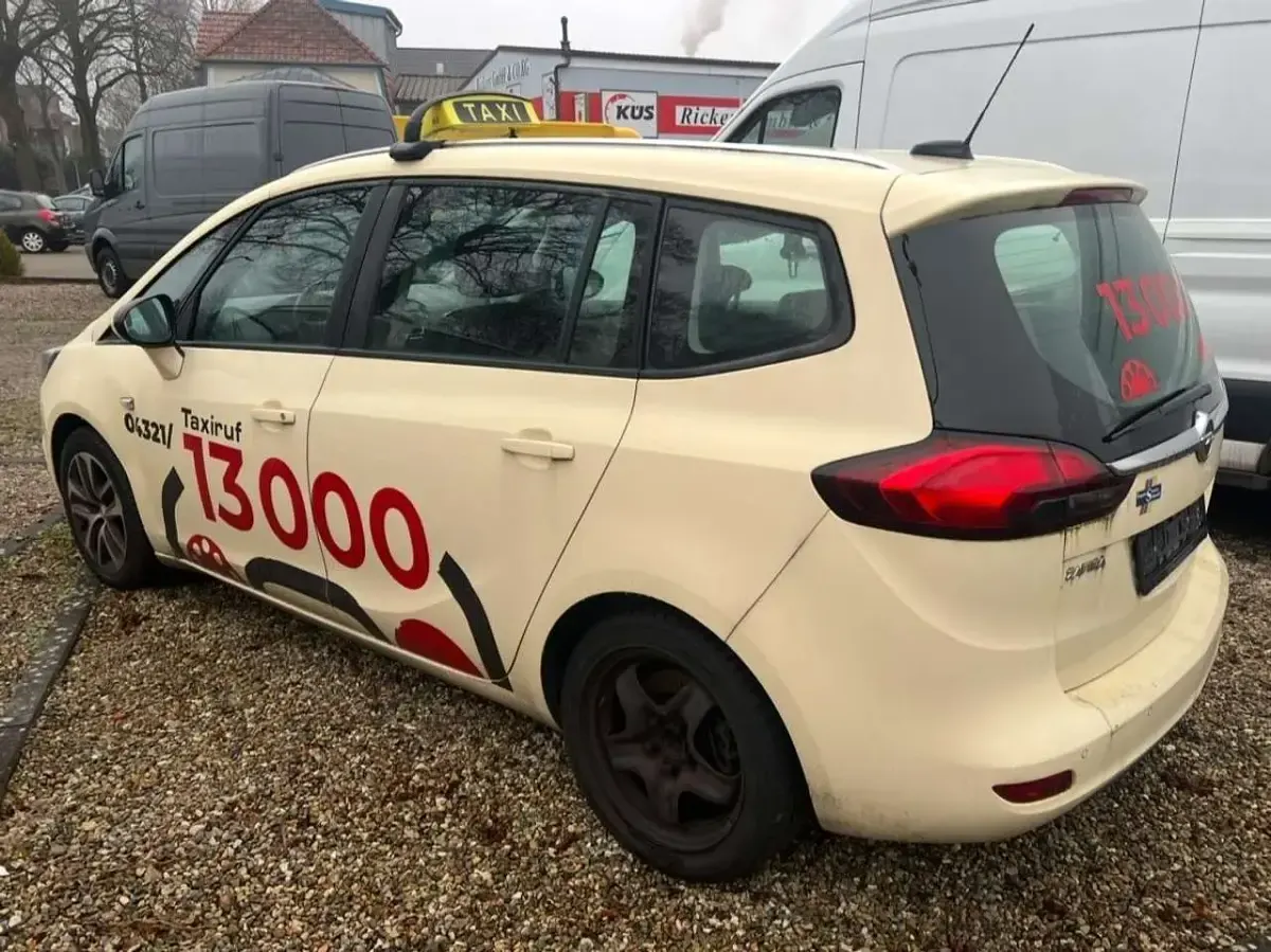 Gebraucht Opel Zafira 131 PS (96 kW) 2019 Other Van / Kleinbus