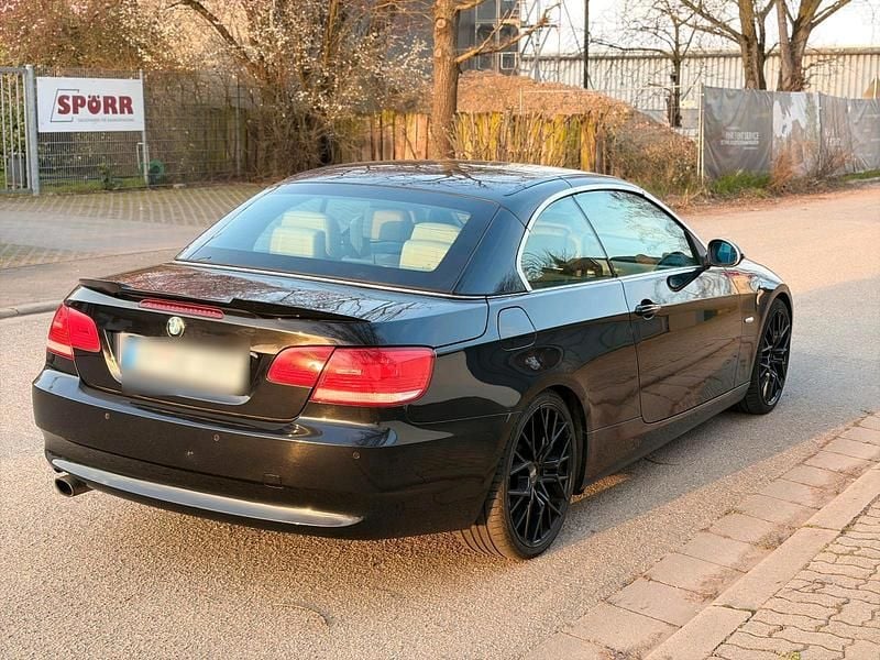 Gebraucht BMW 320 Cabriolet 170 PS (125 kW) 2008 Schwarz Cabrio