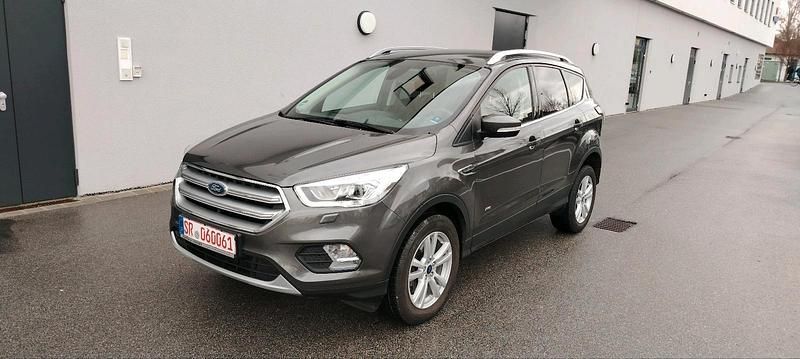 Second-hand Ford Kuga 182 CP (133 kW) 2017 Gri SUV