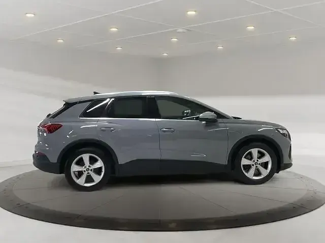 Gebraucht Audi Q4 e-tron Ambiente 194 kW (265 PS) 2023 Kieselgrau SUV