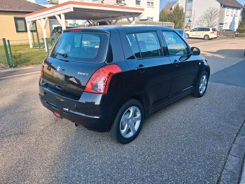 Gebraucht Suzuki Swift 100 PS (73 kW) 2008 Schwarz Kleinwagen