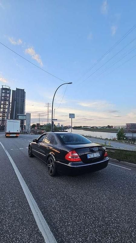 Gebraucht 2003 Mercedes E220 Elegance Limousine | 4.500 € (Fairer Preis) - Bild 1/4