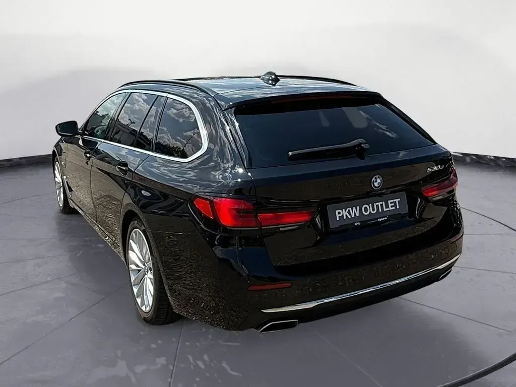 Gebraucht BMW 530e Luxury Line 184 PS (135 kW) 2022 Schwarz Kombi