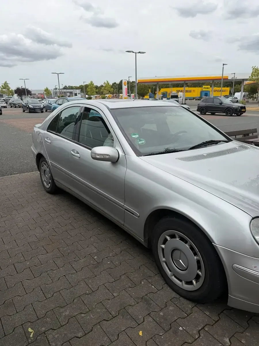 Gebraucht Mercedes C220 143 PS (105 kW) 2002 Silber Limousine